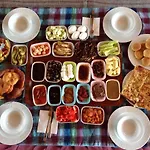 Sato Koeyevi-selendi Hotel Selendi