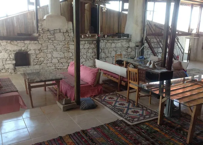 Sato Koeyevi-selendi Szálloda *